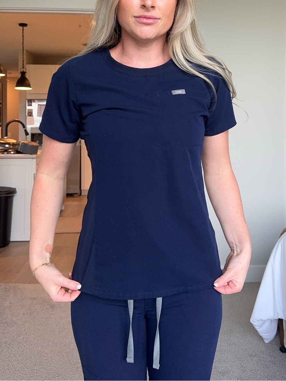 FIGS crewneck scrub top XXS